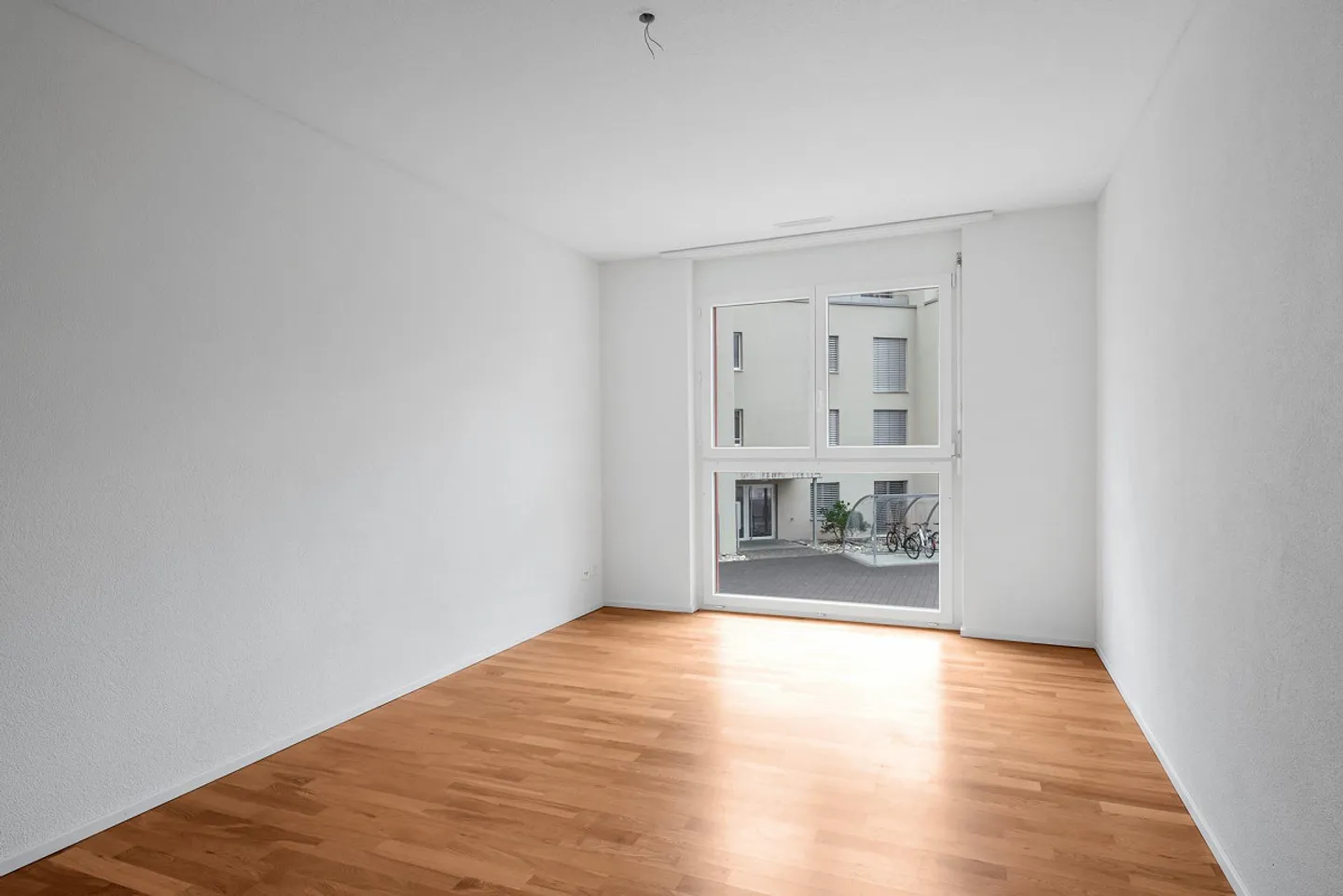 Great single apartment is looking for you! - Photo 5 of 6