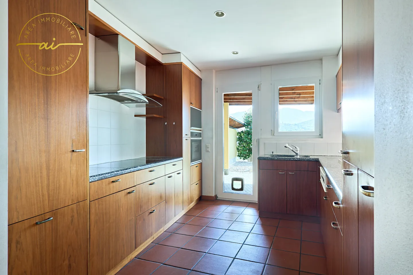 VILLA MIT GETRENNTEM STUDIO UND WUNDERSCHÖNEM GARTEN - Foto 12 von 13