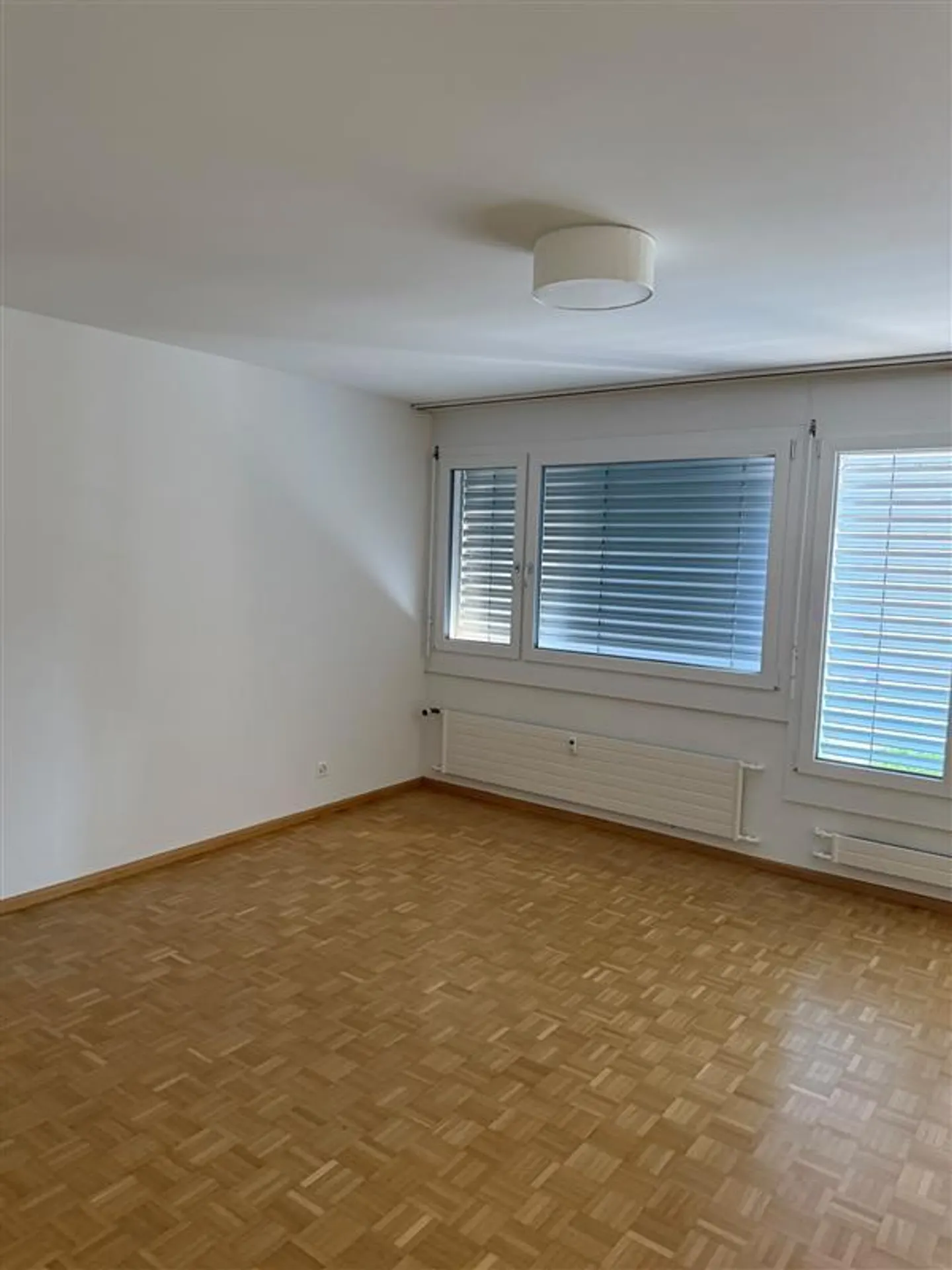 3.5-room apartment directly on the Rhine - Photo 3 of 5