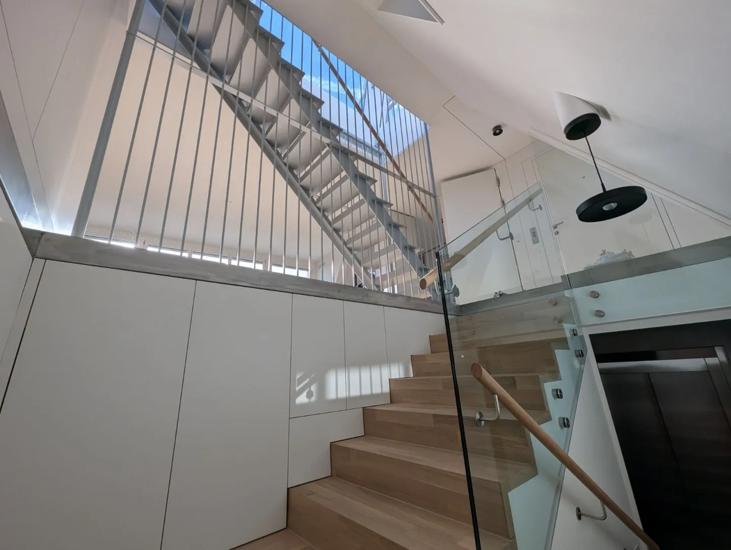 Loft exclusif avec accès ascenseur privé et terrasse sur le toit de 40 m² - Luxe au-dessus des toits de Zurich - Photo 7 sur 14