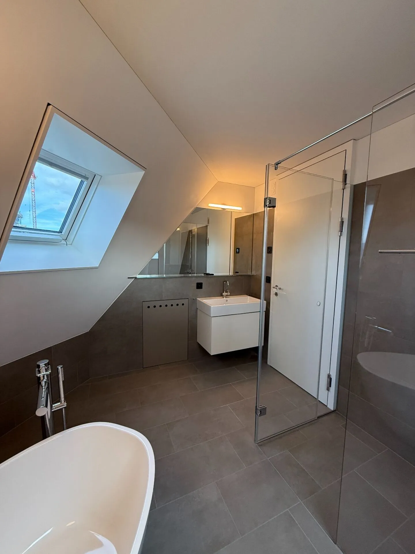 Loft exclusif avec accès ascenseur privé et terrasse sur le toit de 40 m² - Luxe au-dessus des toits de Zurich - Photo 8 sur 14