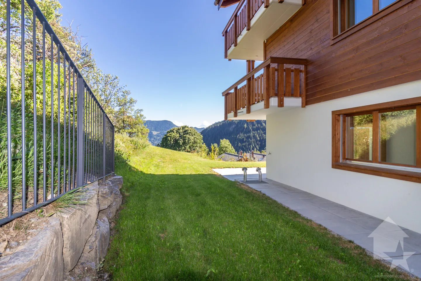 «Appartement 2.5 pièces neuf en résidence secondaire avec terrasse» - Photo 2 sur 13