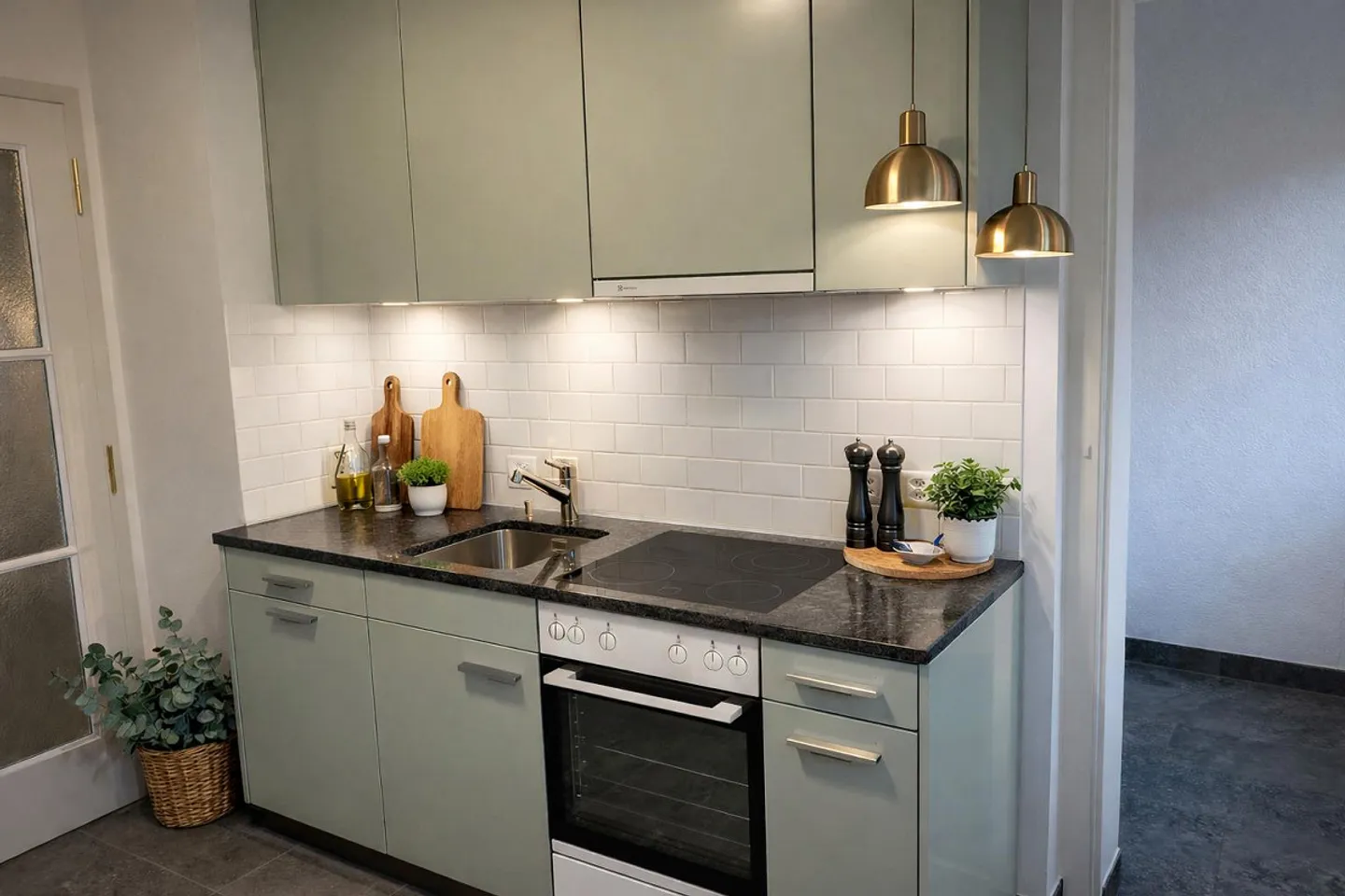 Renovierte 90 m² Wohnung in ruhiger Lage - Foto 2 von 11