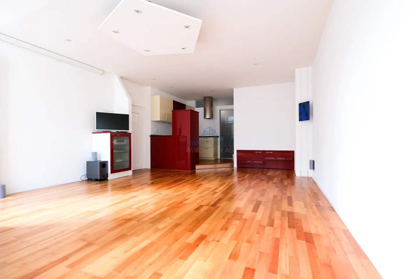 Studio for sale - Photo 1 of 10