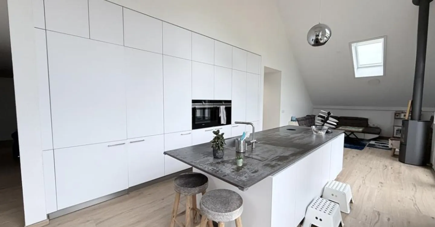 Attique contemporain avec terrasses - Photo 7 sur 11