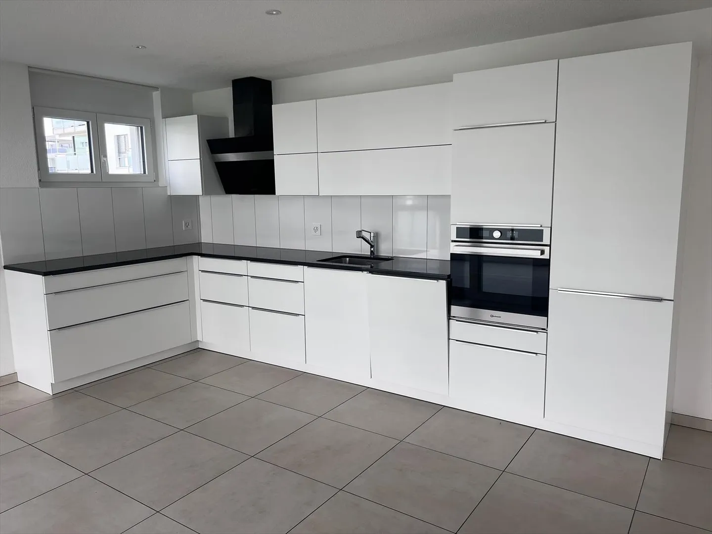 In a recent building - 4.5 room apartment on the ground floor for rent - Photo 1 of 15