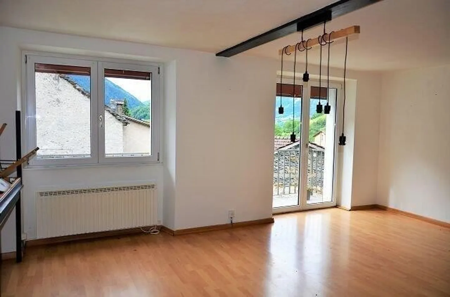 Trattoria avec grande terrasse, jardin et places ou maison de 5 pièces - Photo 3 sur 13