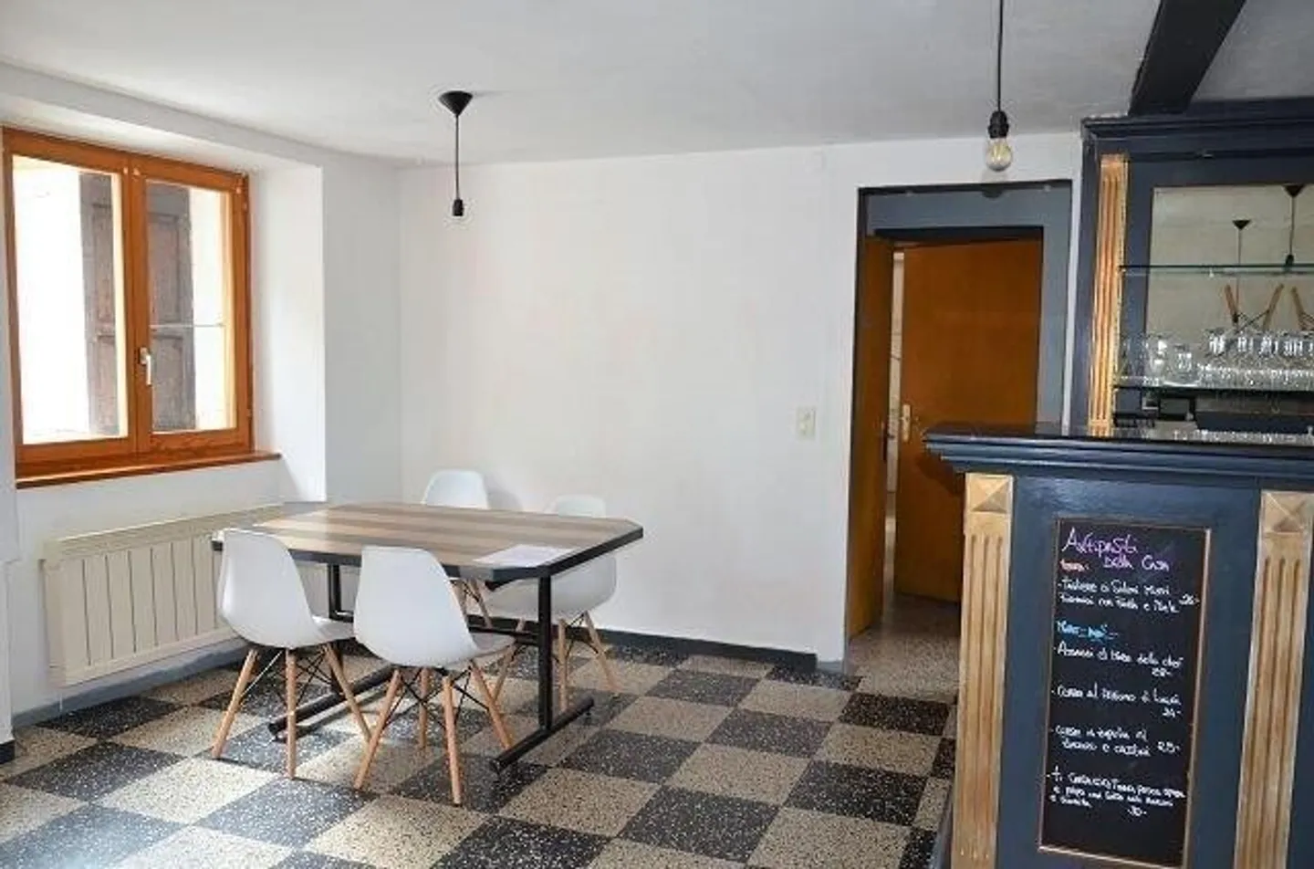 Trattoria avec grande terrasse, jardin et places ou maison de 5 pièces - Photo 6 sur 13