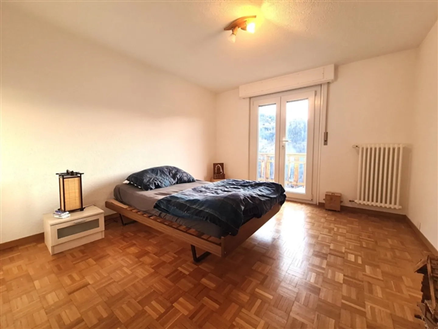 Bell'appartamento luminoso con balcone e garage privato - Foto 3 di 4