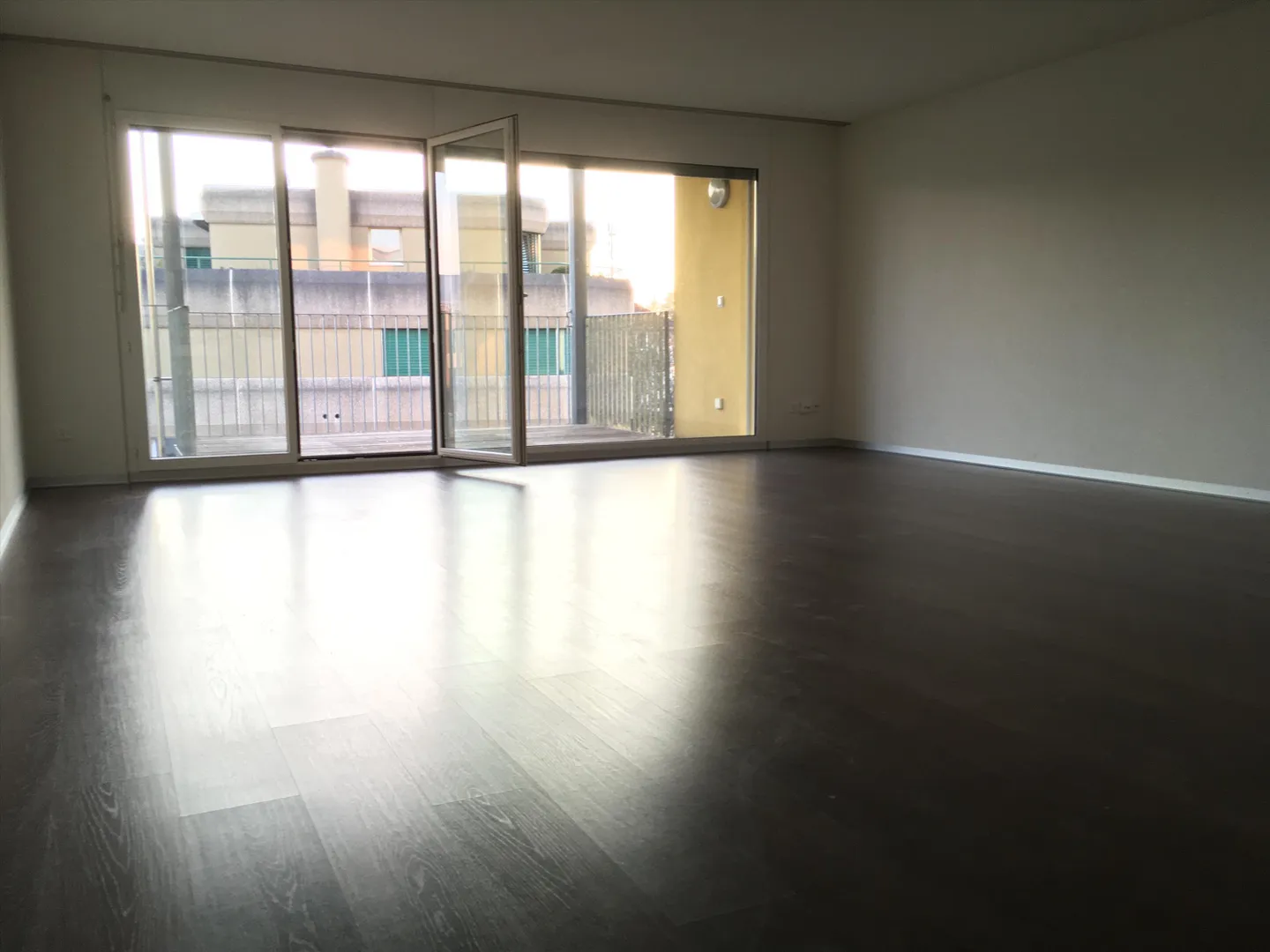 Modernes Apartment in Lyss - Foto 1 von 6