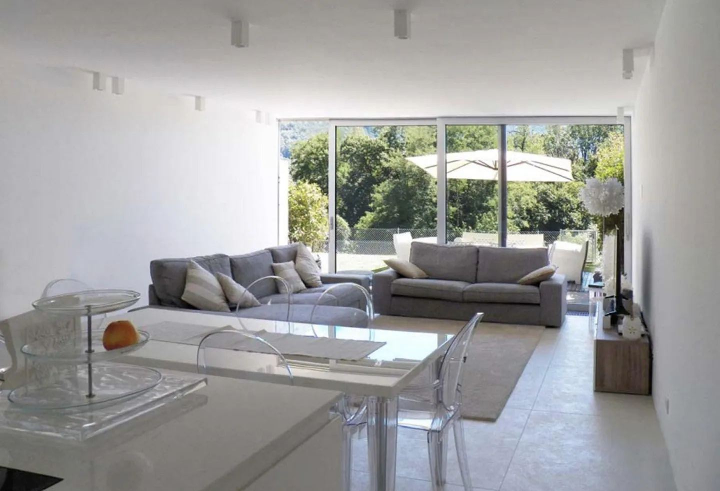 SPACIOUS DUPLEX WITH GARDEN AND GREEN VIEW | SPAZIOSO DUPLEX CON GI... - Photo 2 of 7