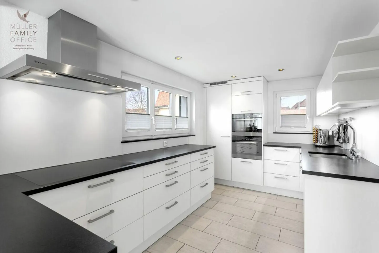 Charming 5 1/2 Room Single-Family House with Idyllic Garden - Photo 11 of 13