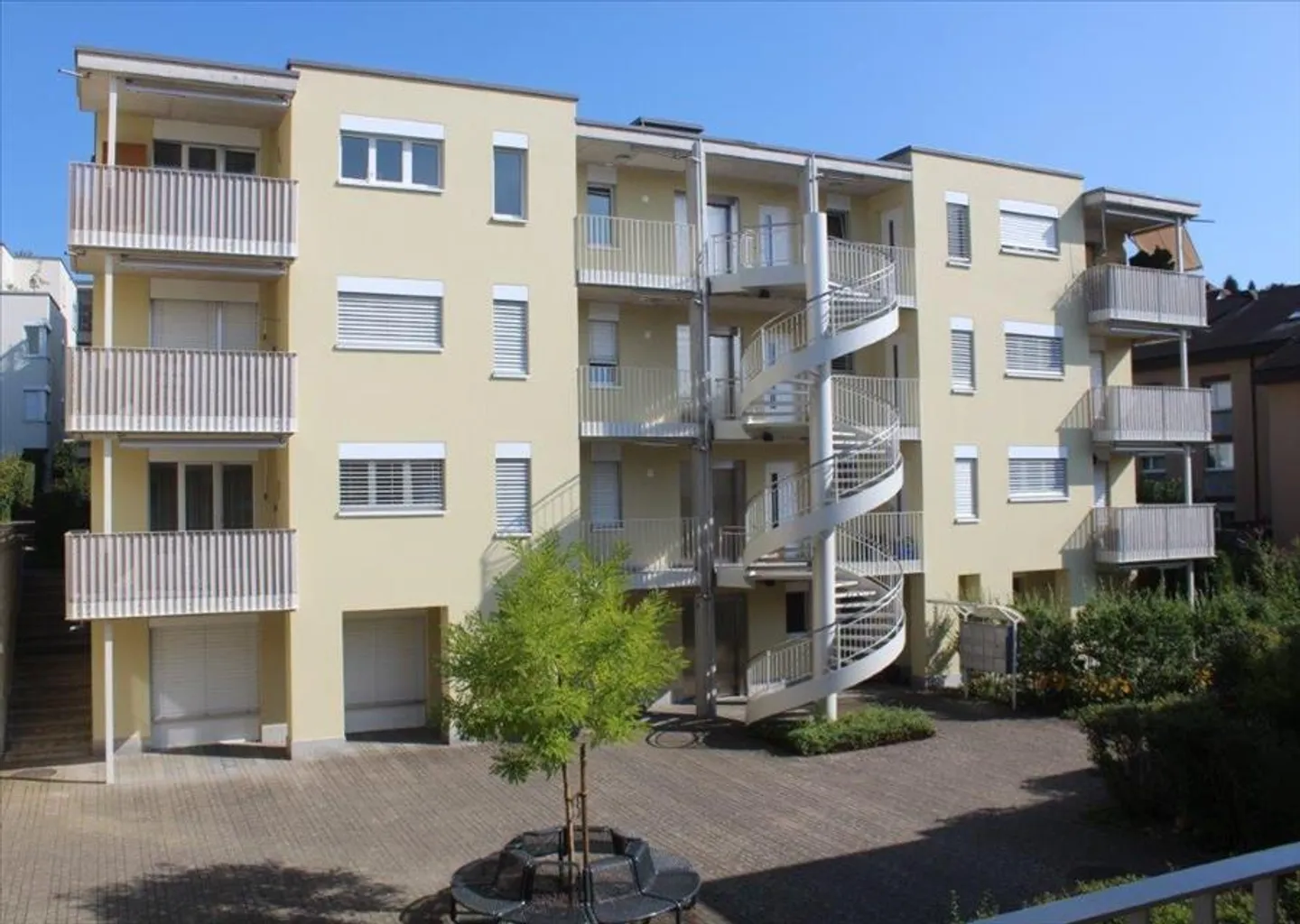 Parkplatz in Binningen - Foto 1 von 1