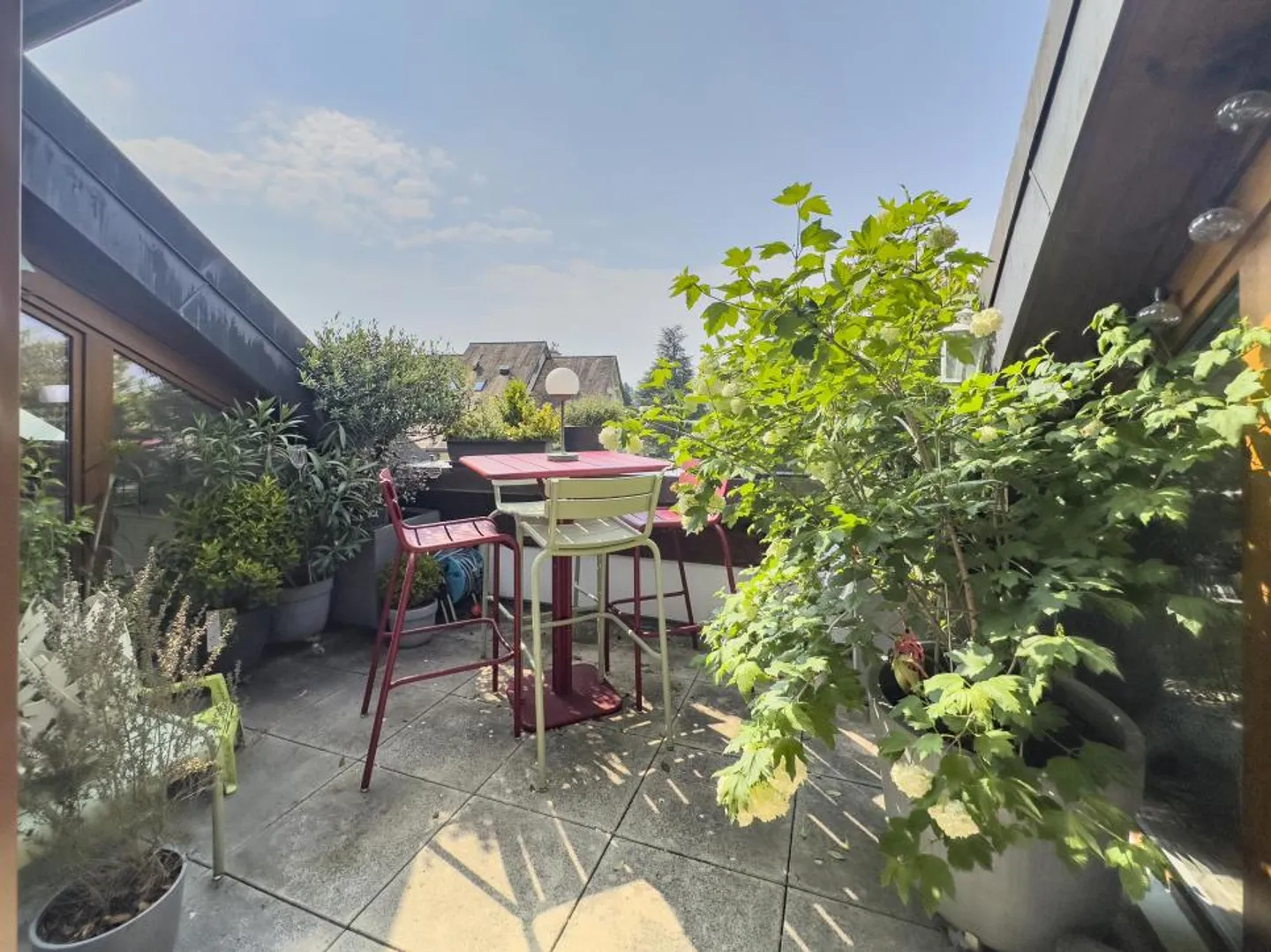 Duplex attico spazioso e luminoso con vista libera - Foto 10 di 11