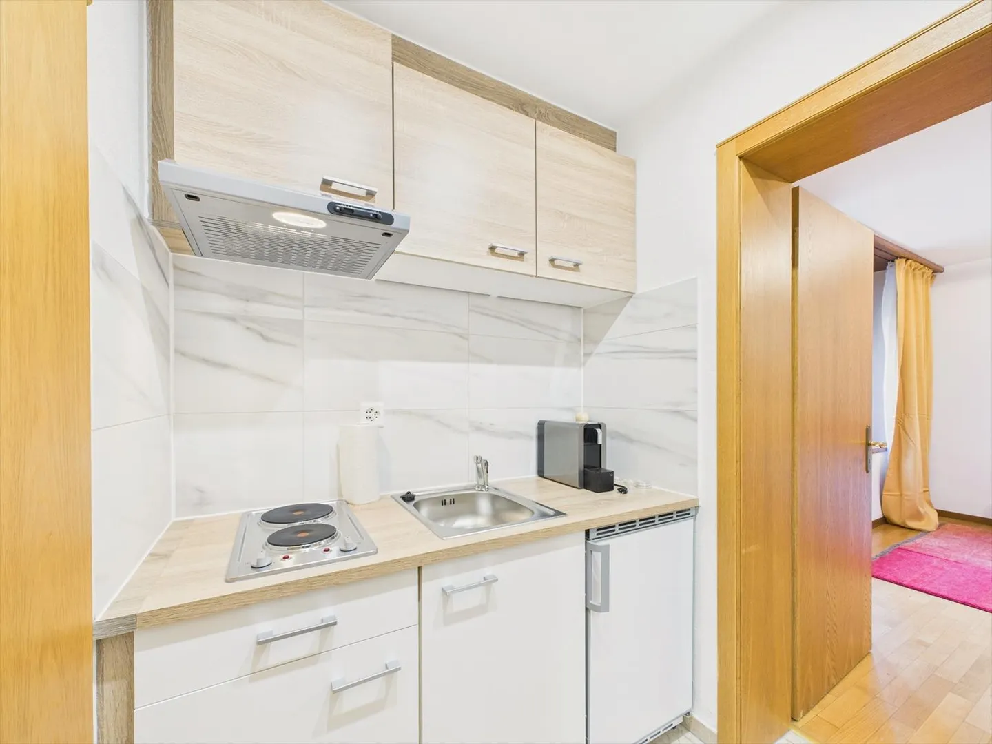 Modern 1-room serviced apartment in Meilen - All inclusive. - Photo 2 of 6