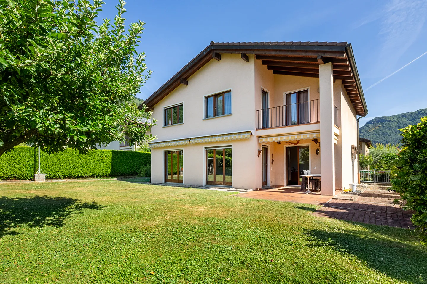The Independent House, Perfect for Your Family, Just Minutes Away... - Photo 1 of 5