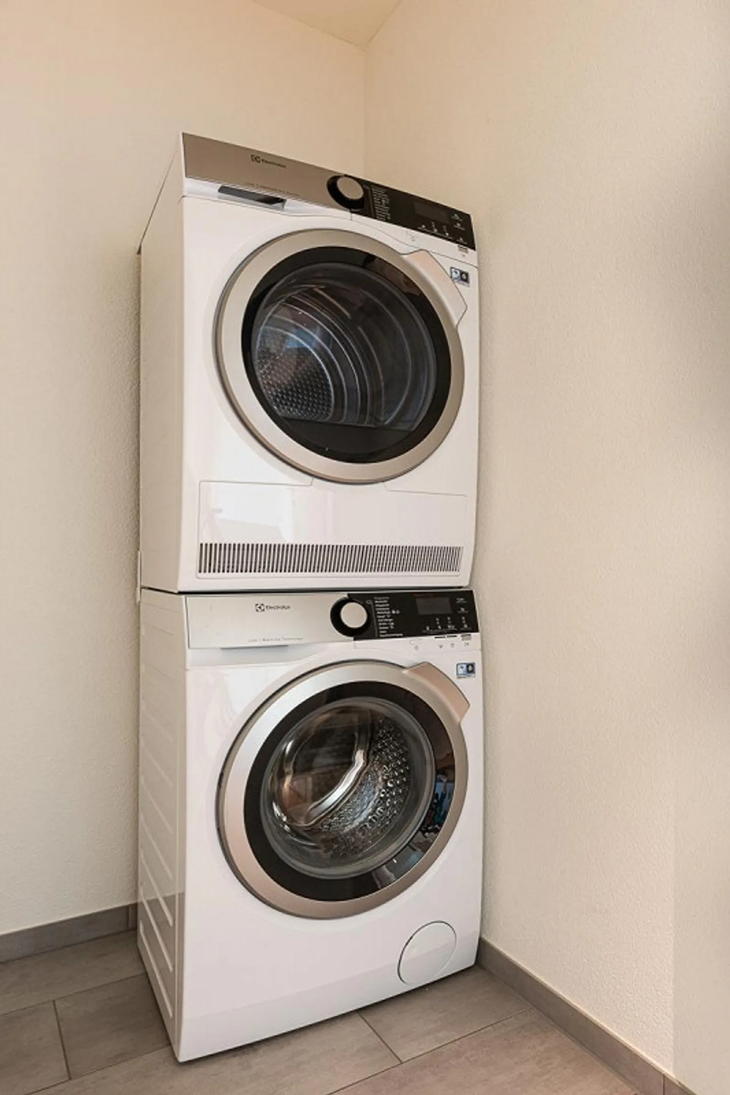 Bellissimo appartamento di 3,5 stanze a Flaach! - Foto 8 di 10