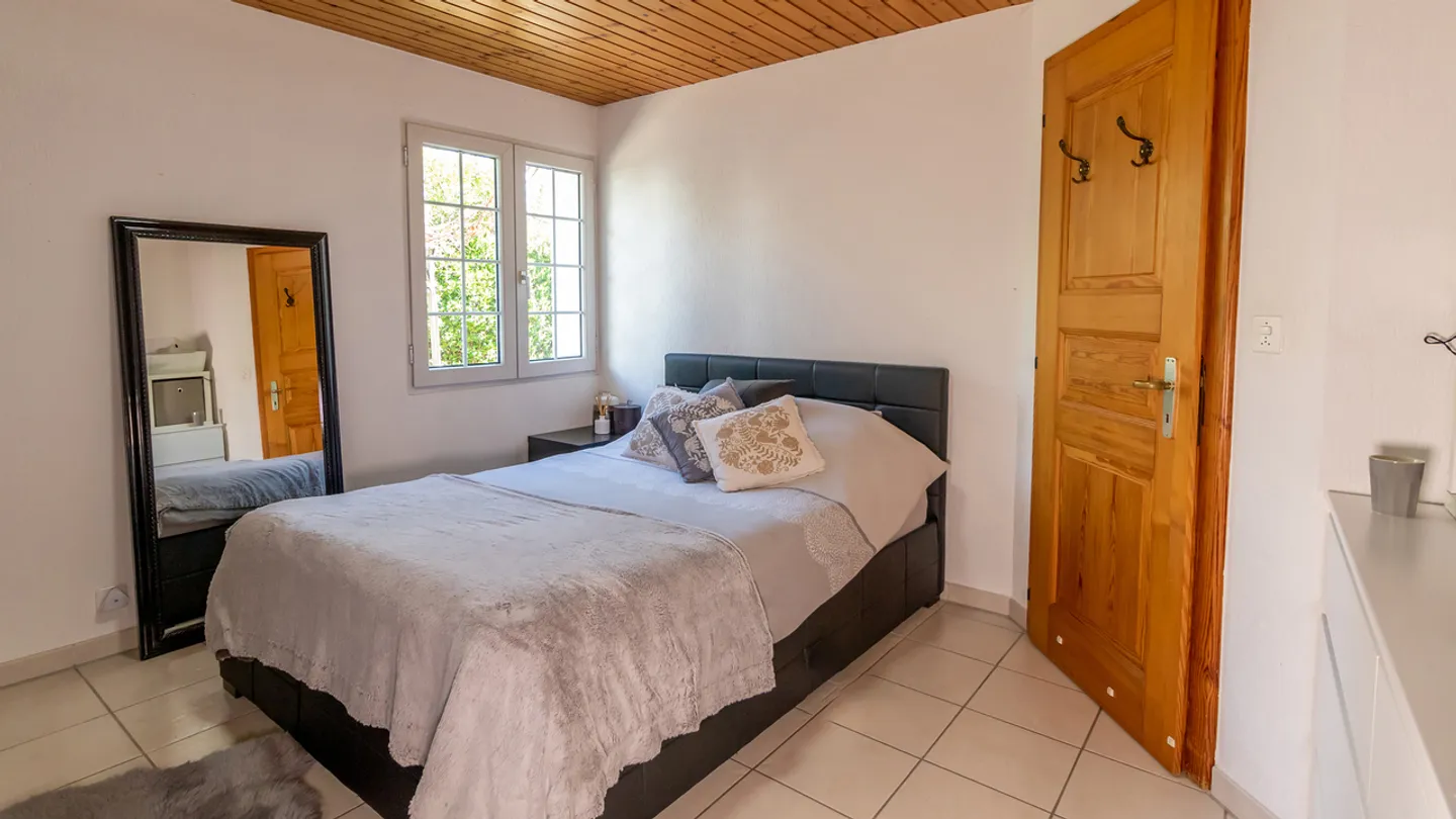 A LOUER VILLA DE CHARME SUR UN NIVEAU A SION - Photo 5 sur 10