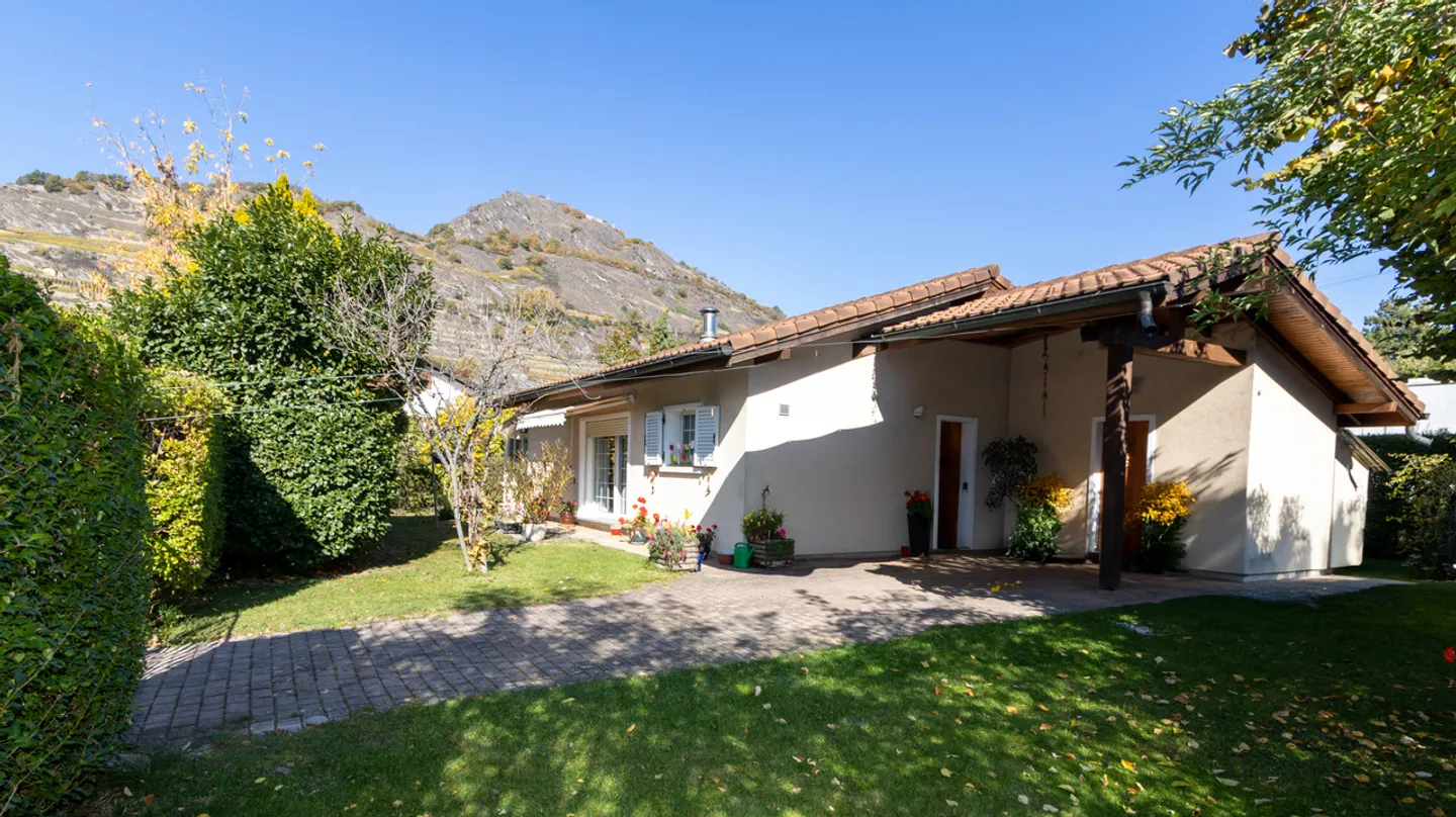 A LOUER VILLA DE CHARME SUR UN NIVEAU A SION - Photo 8 sur 10