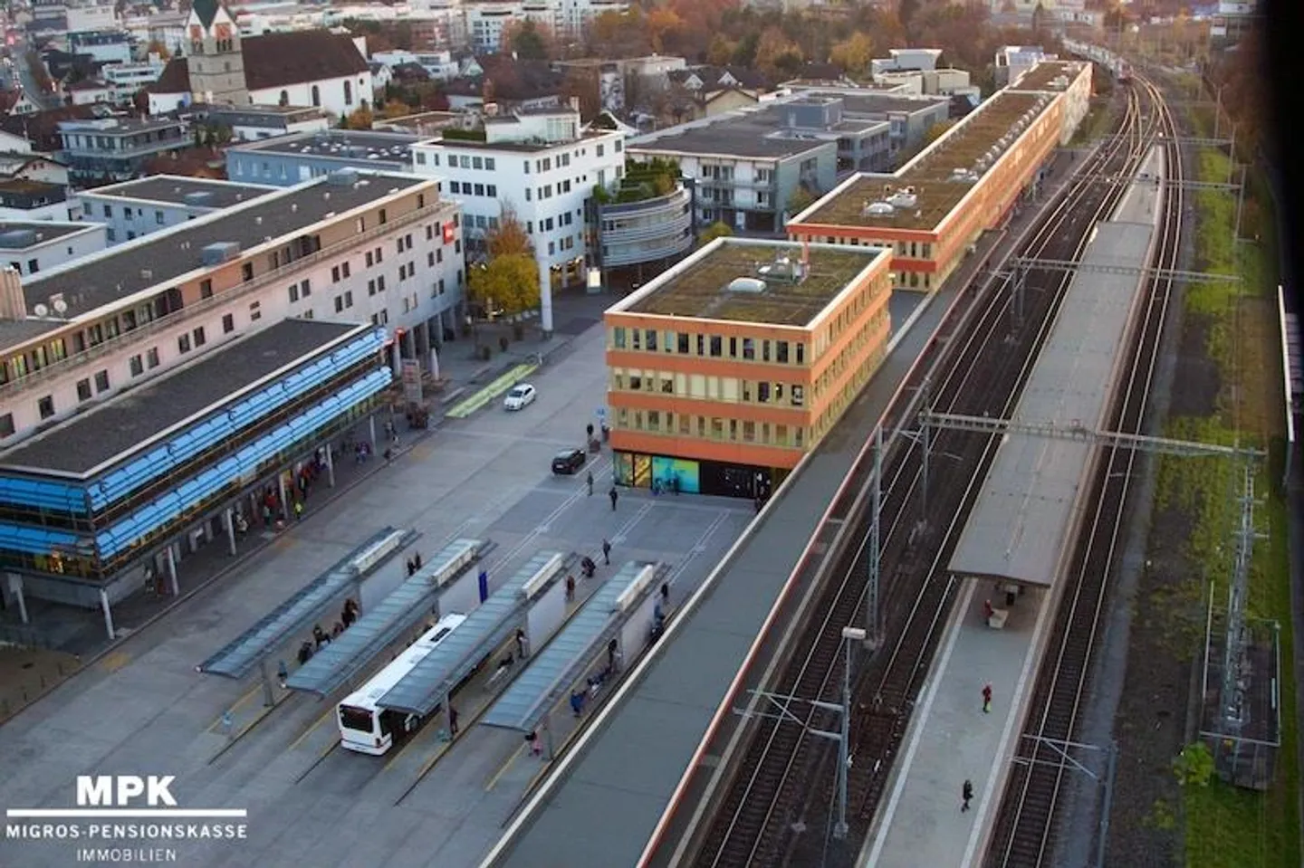 Places de stationnement directement à la gare de Baar - Photo 1 sur 1