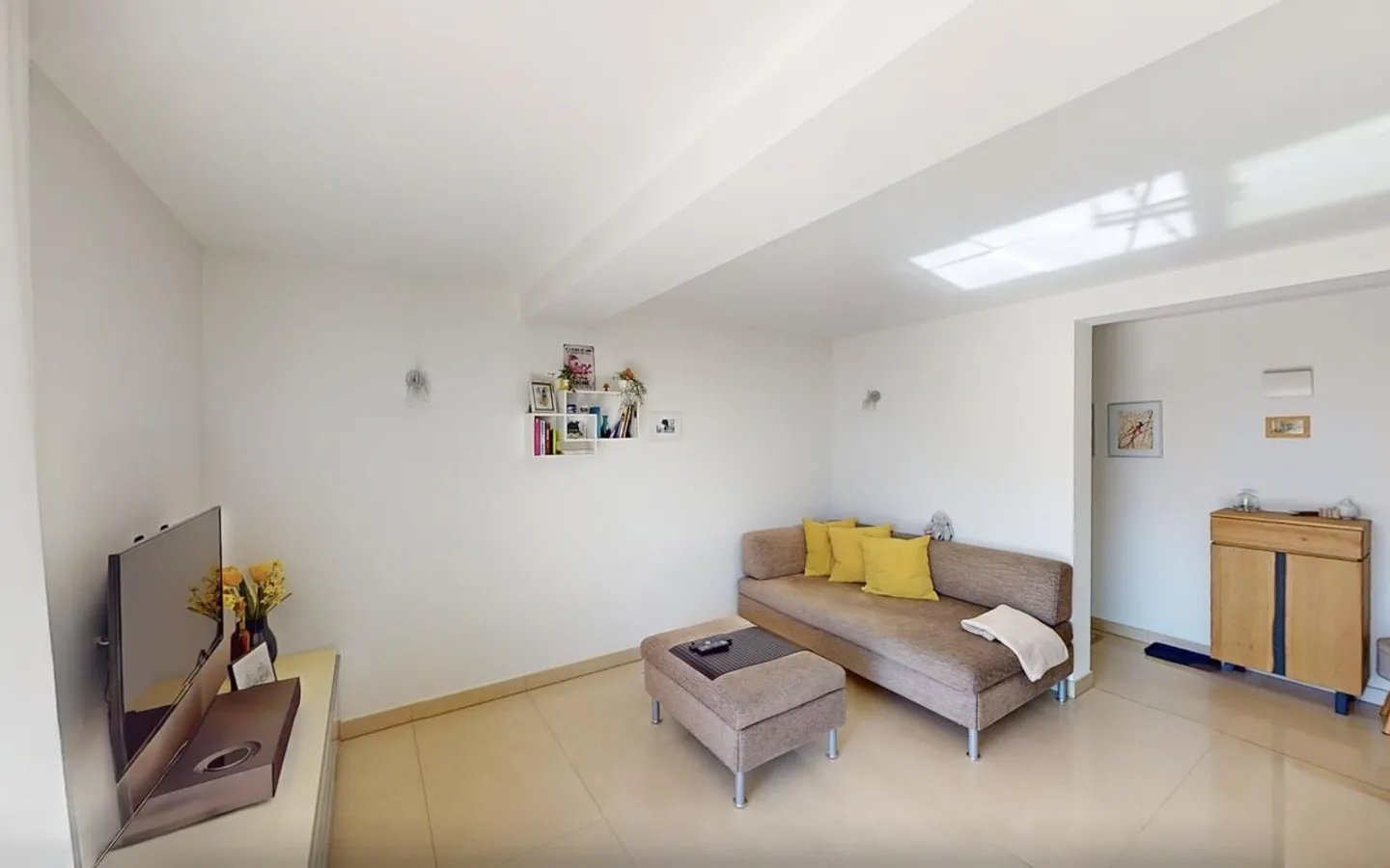 Elegante appartamento con una spaziosa oasi esterna e piscina - Foto 10 di 23