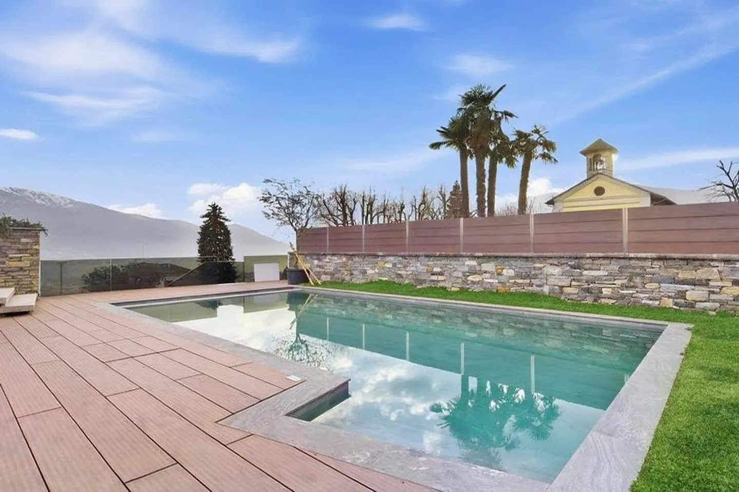 Elegante appartamento con una spaziosa oasi esterna e piscina - Foto 18 di 23