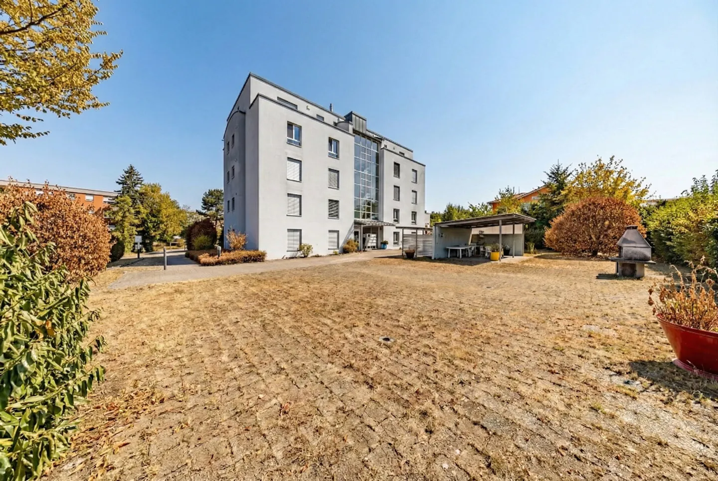 Casa ben tenuta in una posizione ideale per single - Foto 2 di 7