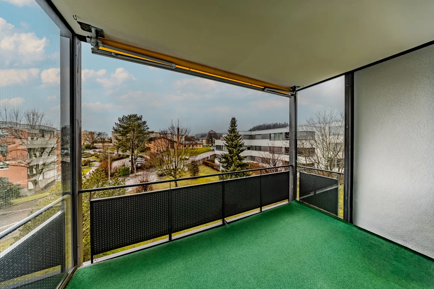 Casa ben tenuta in una posizione ideale per single - Foto 3 di 7