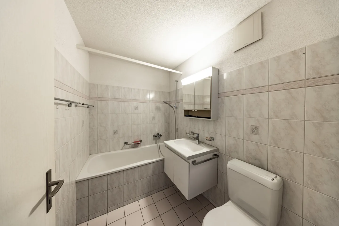 Casa ben tenuta in una posizione ideale per single - Foto 6 di 7