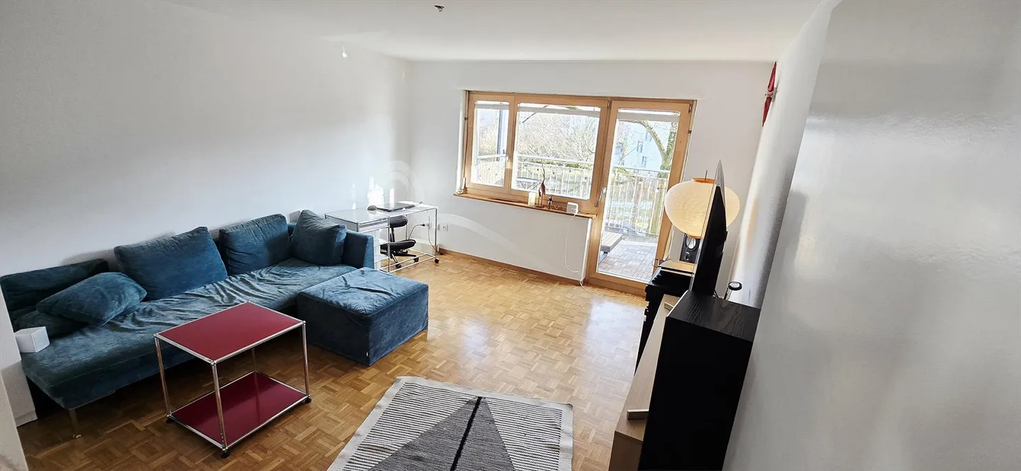 Charmant appartement de 2,5 pièces meublé en février avec grand balcon - Photo 1 sur 8