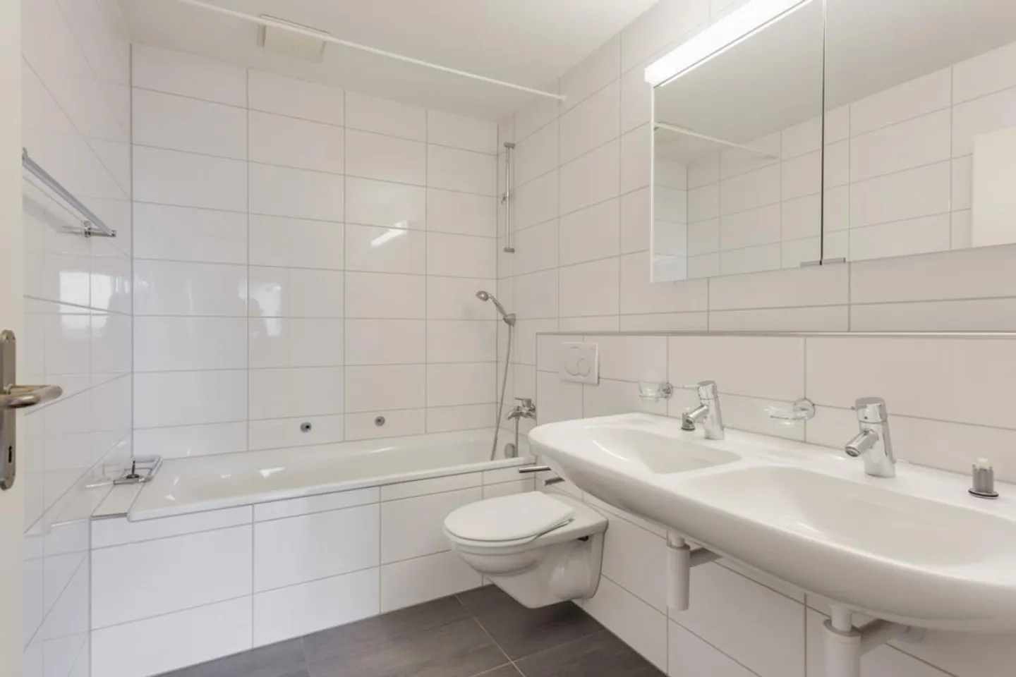 Beautiful apartment in a central location - Photo 4 of 6