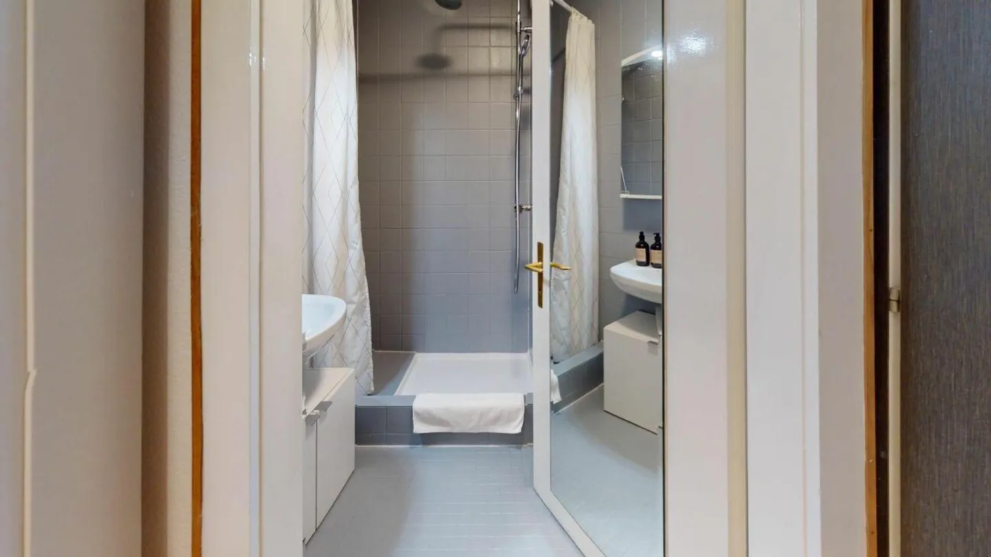 Unique Serviced Living @ Airport Line - Photo 7 sur 9