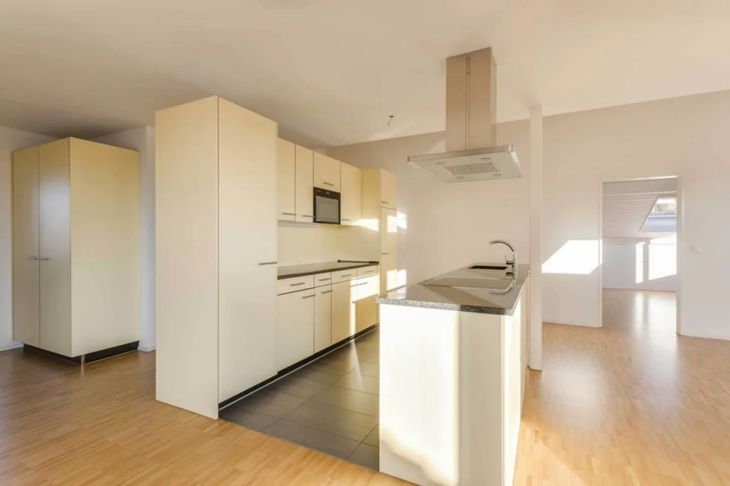 Beautiful apartment in a central location - Photo 2 of 6