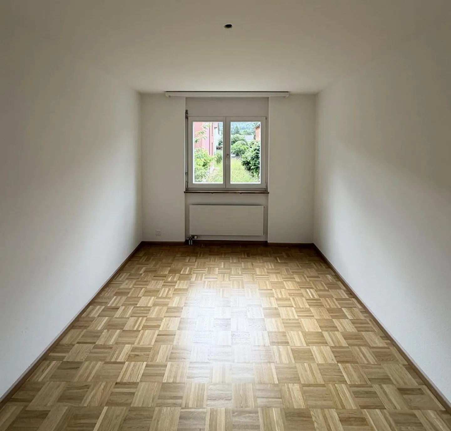 Appartement spacieux de 4 pièces dans un quartier familial à Aesch - Photo 9 sur 12