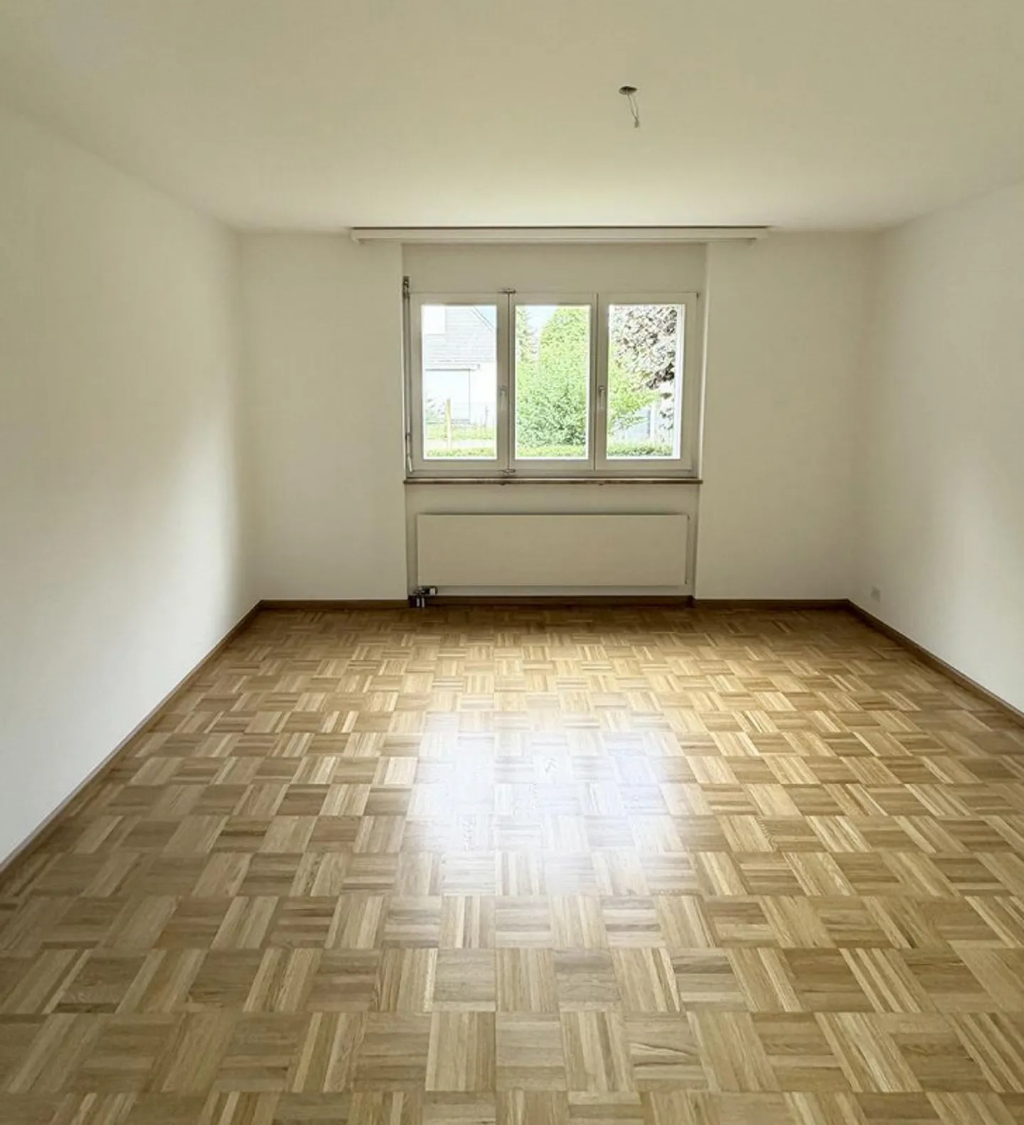 Appartement spacieux de 4 pièces dans un quartier familial à Aesch - Photo 10 sur 12