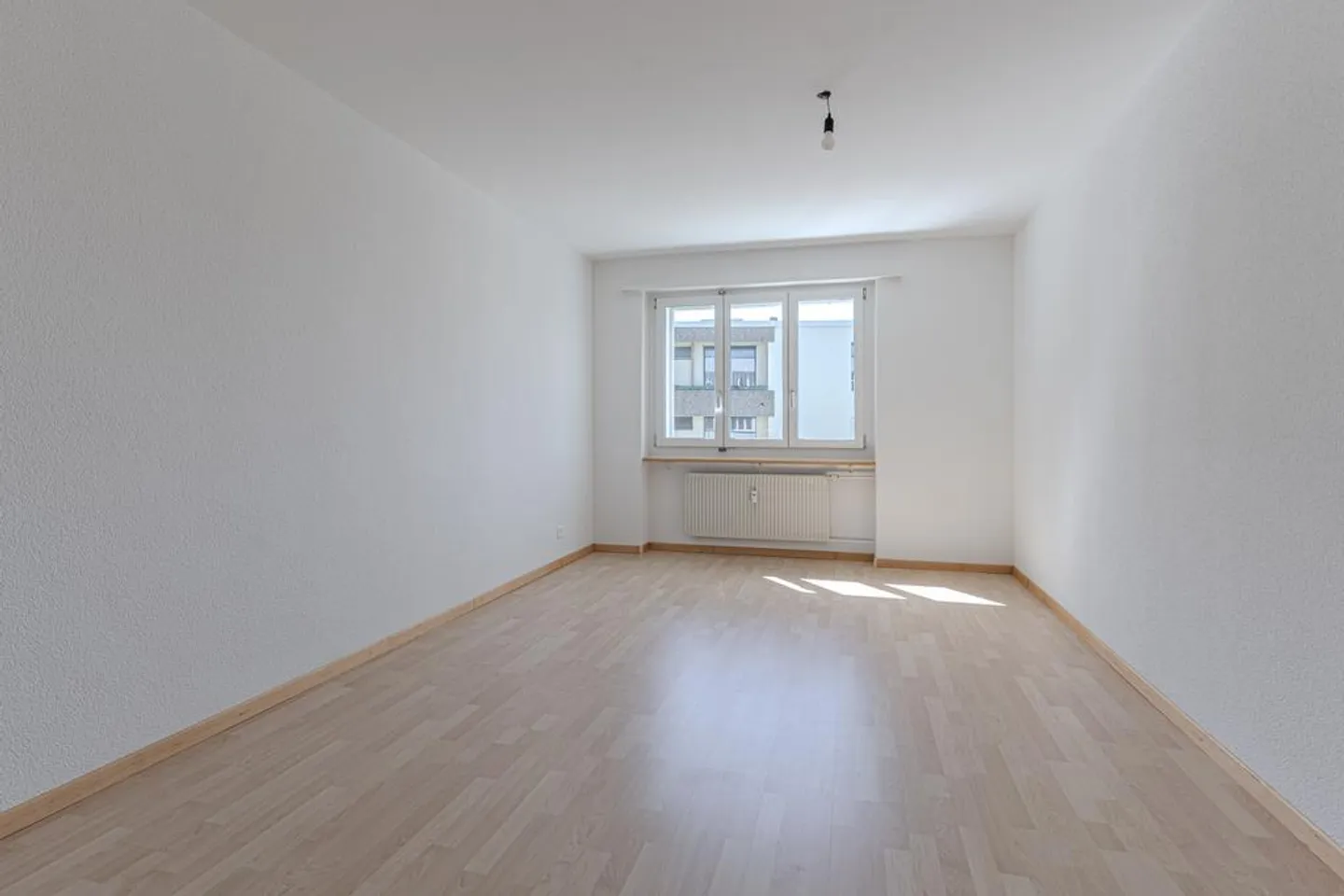 Appartement spacieux et lumineux de 3 pièces à louer - Photo 8 sur 10