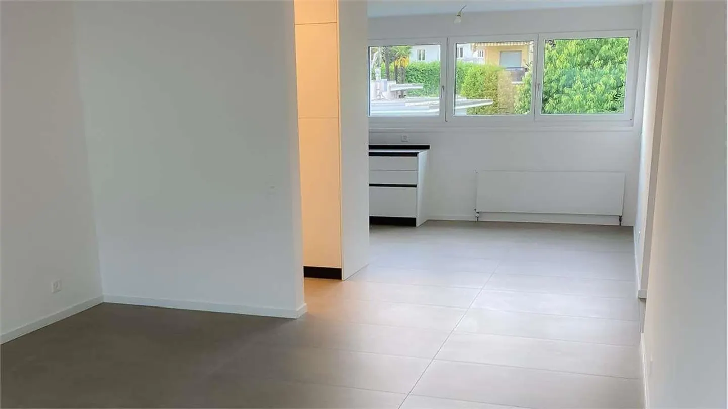 PORZA: RENOVATED 3.5-ROOM APARTMENT - Photo 5 of 6