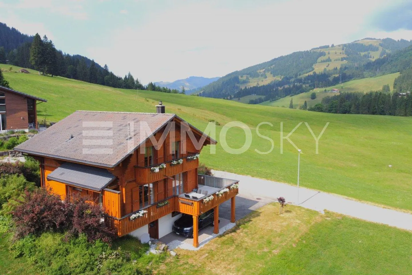 Your Feel-Good Refuge by the Lake - Ideal for Primary and Secondary Residence - Photo 1 of 5