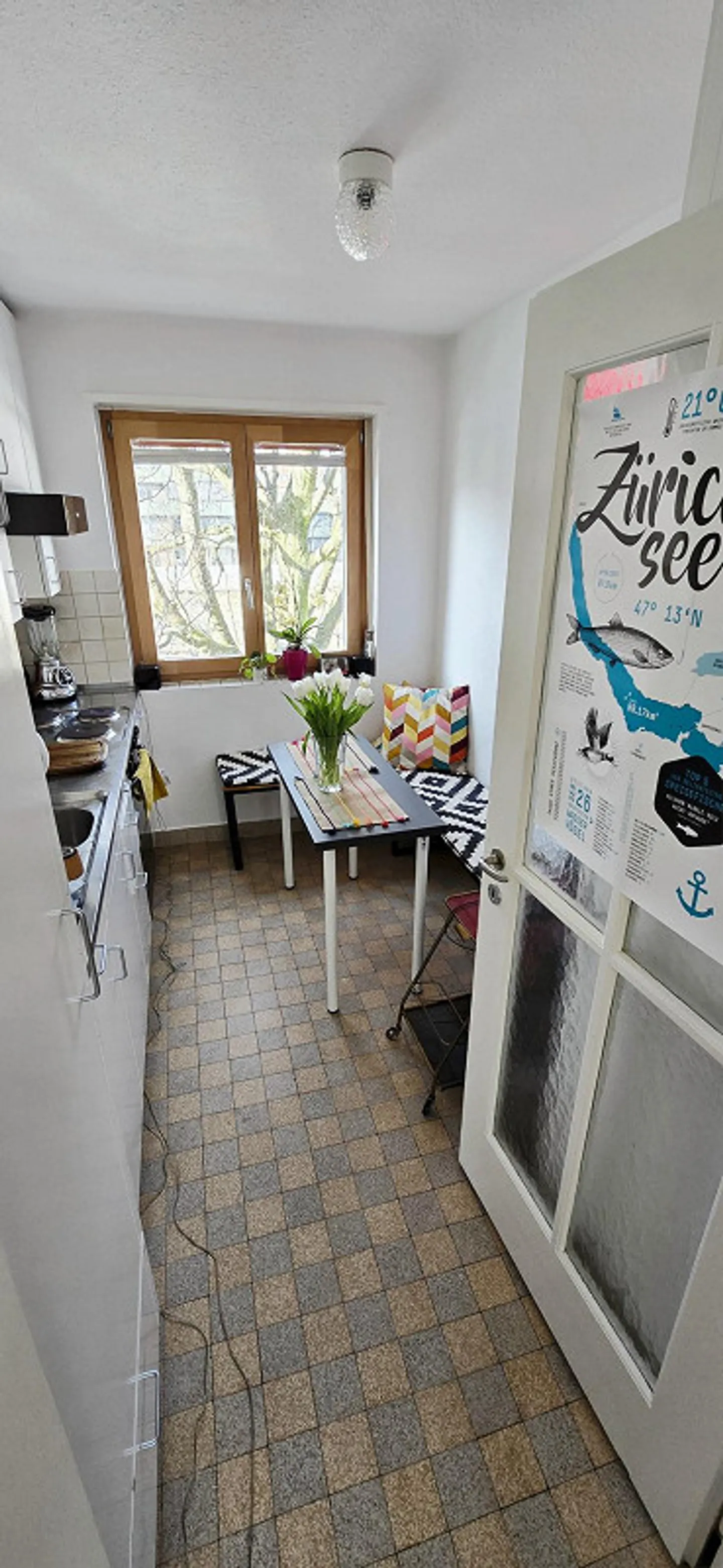 Charmant appartement de 2,5 pièces meublé en février avec grand balcon - Photo 4 sur 8