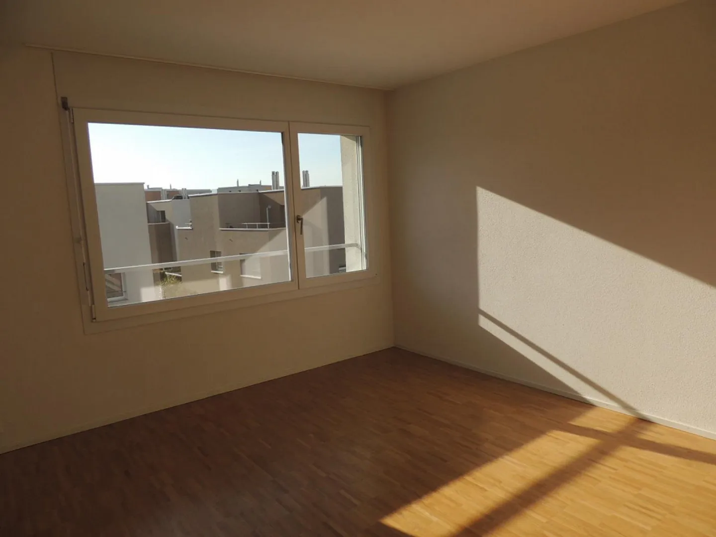 Modern Apartment with Sunny Terrace - Photo 6 of 8