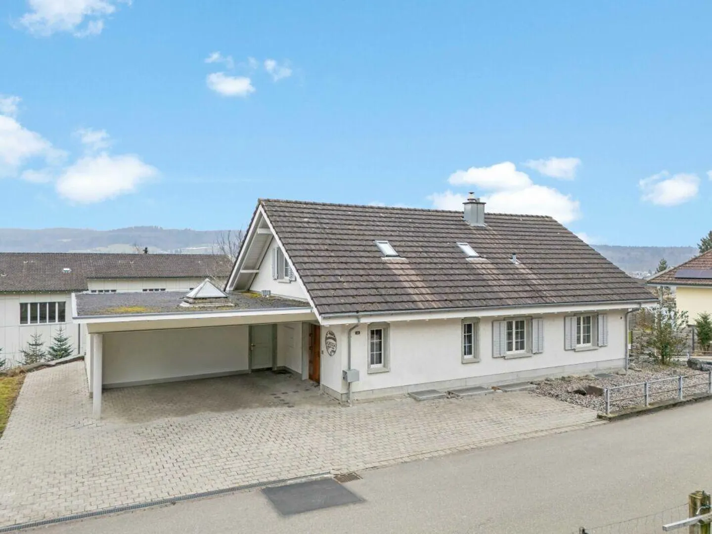 Detached 6.5-room house with integrated granny flat in a wonderful panoramic location! - Photo 2 of 23