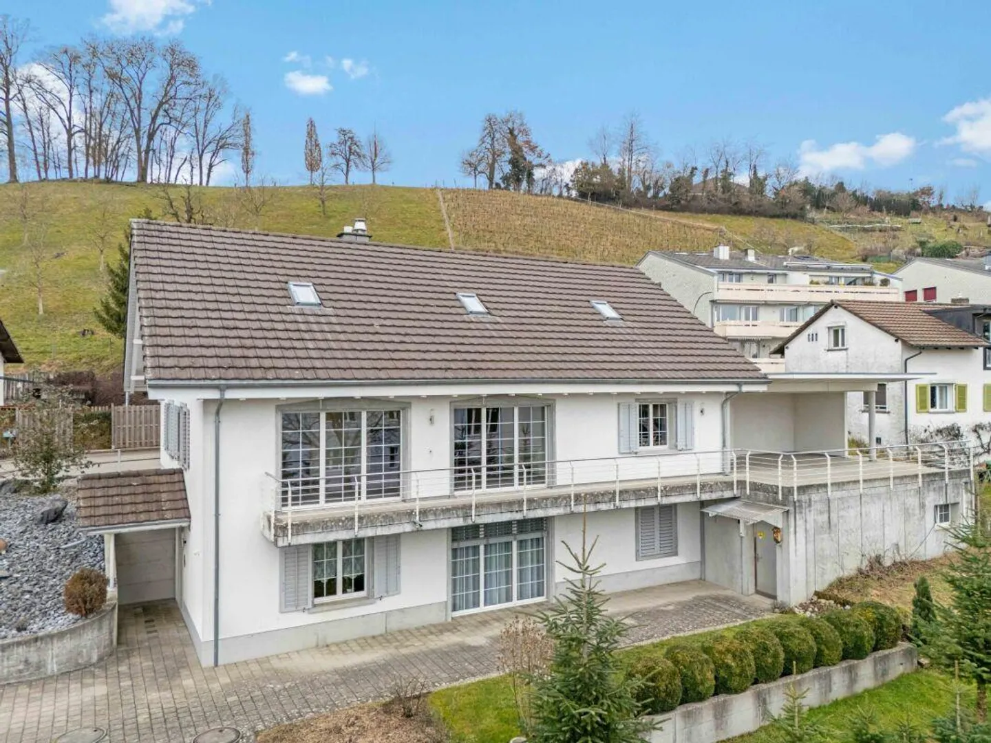 Detached 6.5-room house with integrated granny flat in a wonderful panoramic location! - Photo 1 of 23