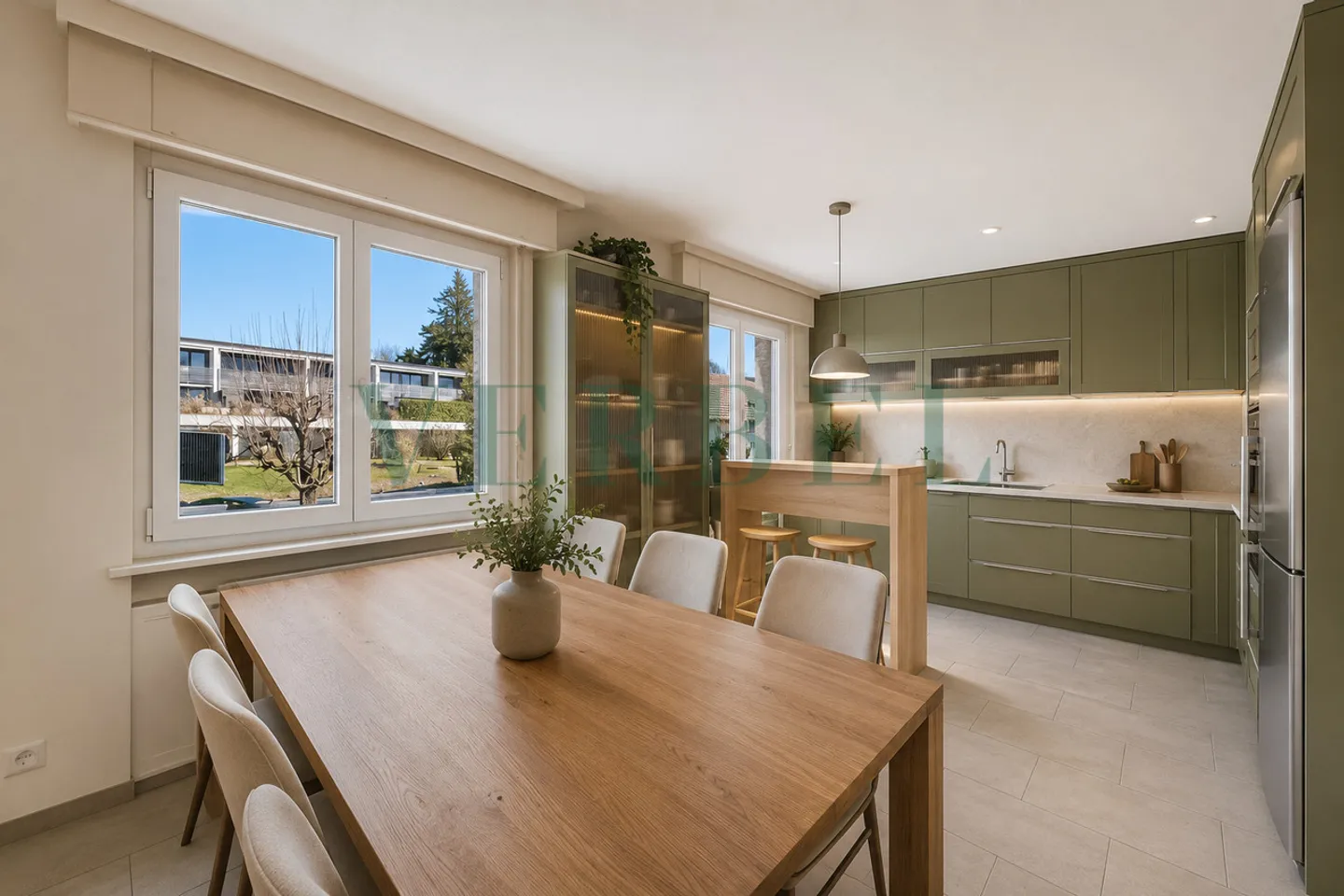 Superb 3.5-room apartment with balcony - Photo 3 of 8