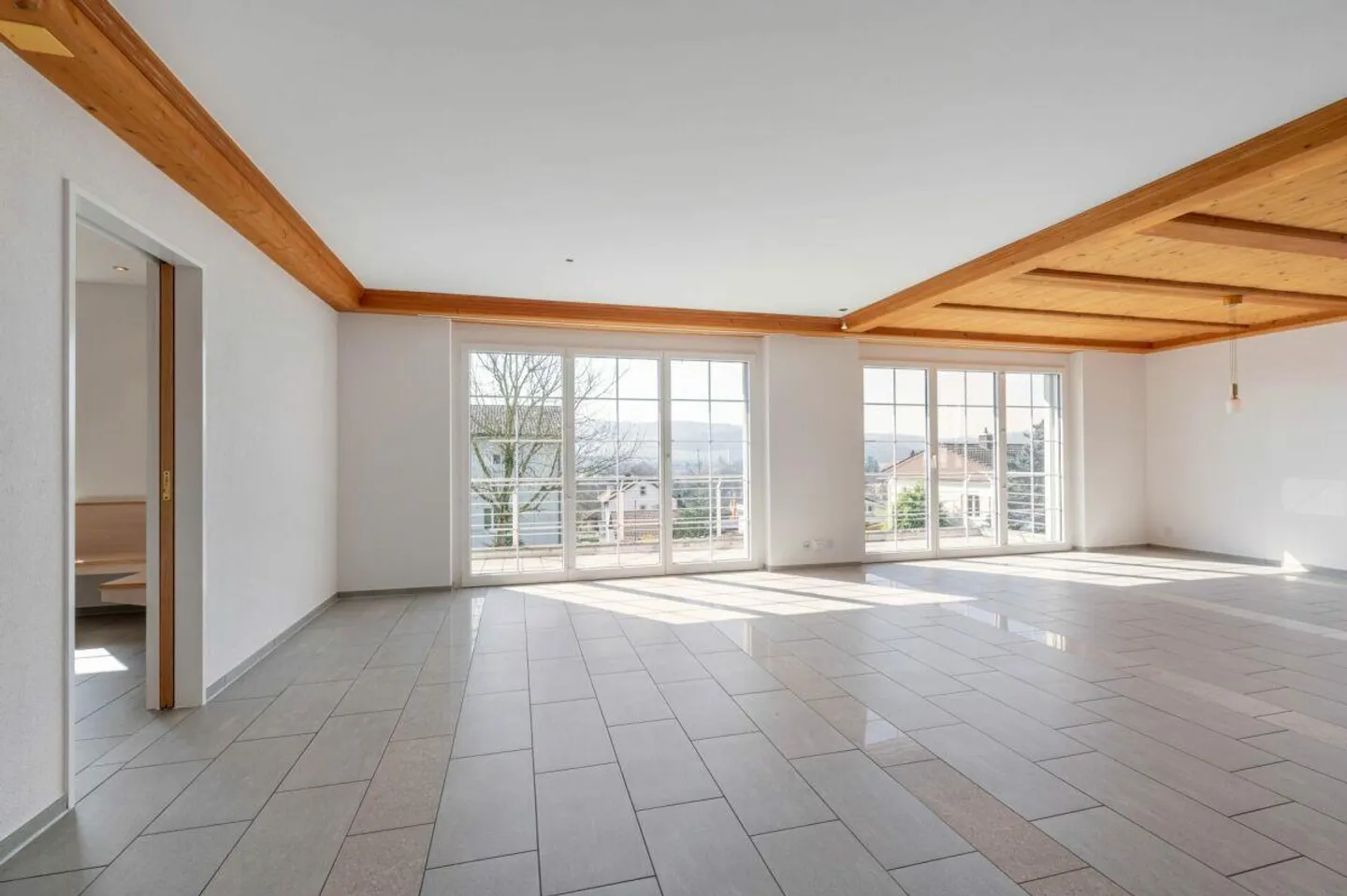 Detached 6.5-room house with integrated granny flat in a wonderful panoramic location! - Photo 7 of 23