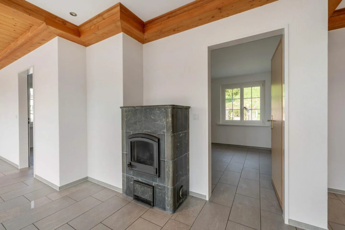 Detached 6.5-room house with integrated granny flat in a wonderful panoramic location! - Photo 11 of 23