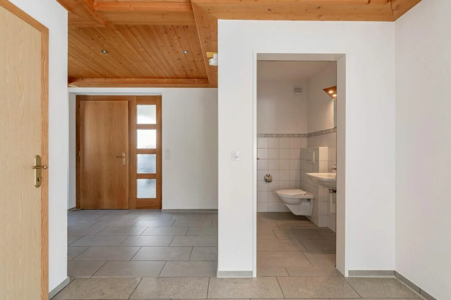Detached 6.5-room house with integrated granny flat in a wonderful panoramic location! - Photo 12 of 23