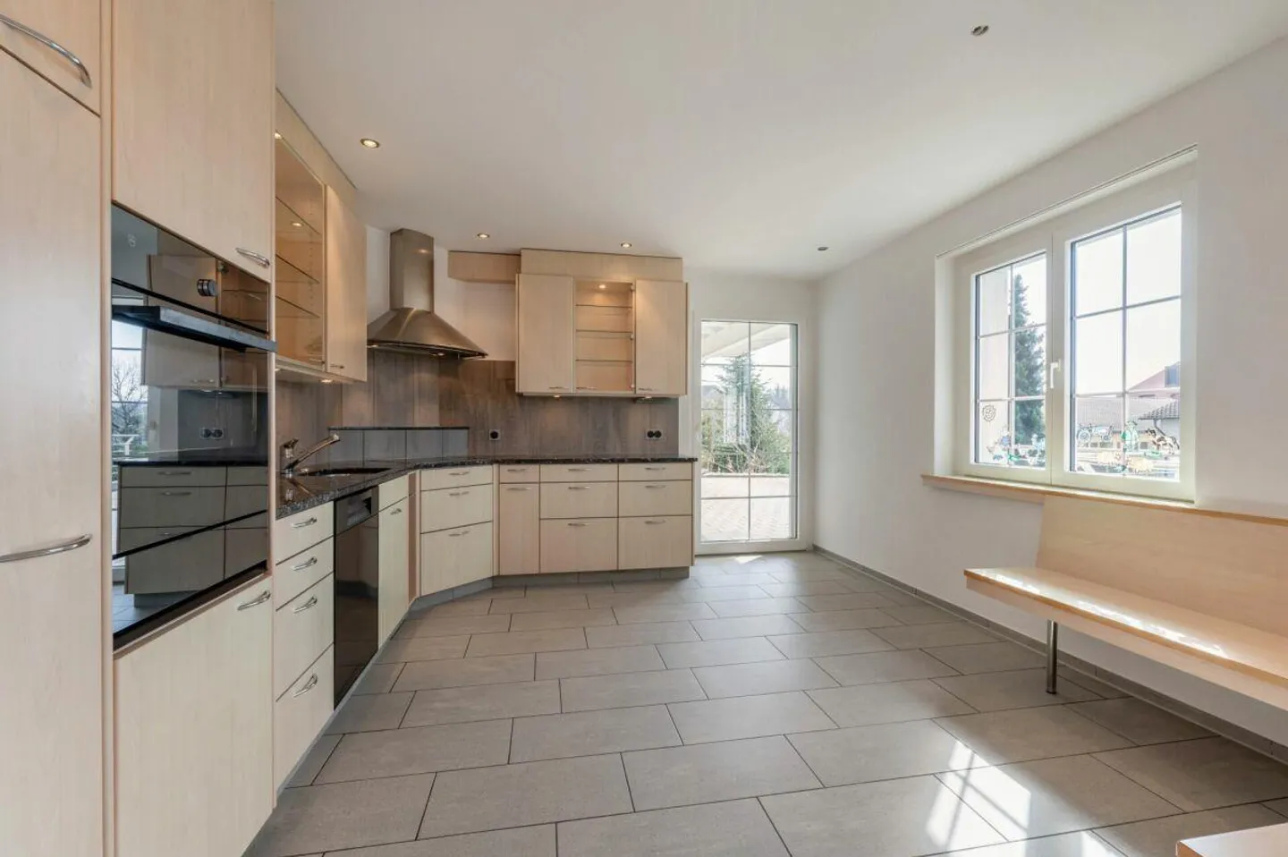 Detached 6.5-room house with integrated granny flat in a wonderful panoramic location! - Photo 8 of 23