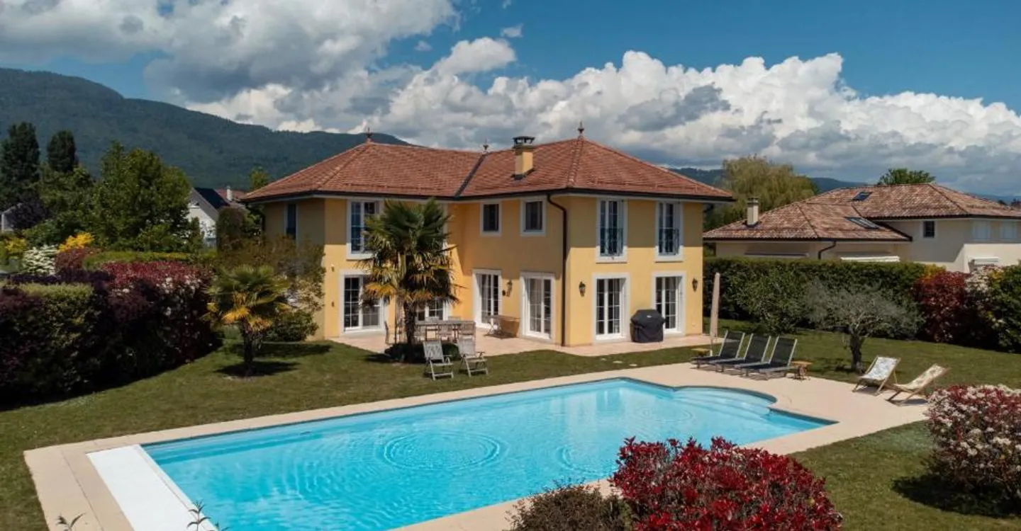 Außergewöhnliche Villa - Blick auf den See & Mont-Blanc - Foto 1 von 9