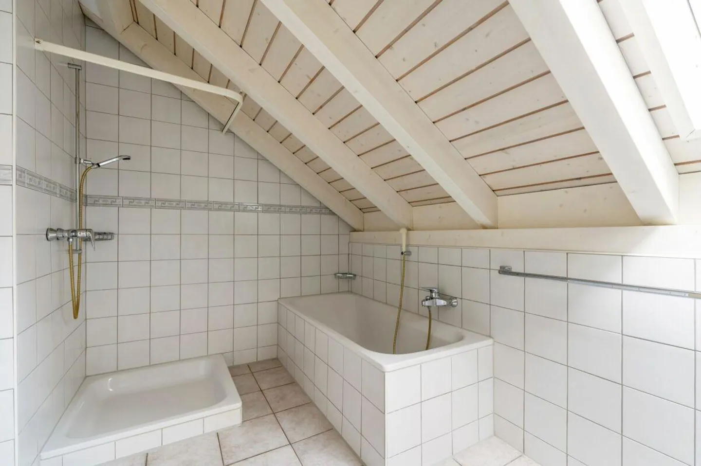 Detached 6.5-room house with integrated granny flat in a wonderful panoramic location! - Photo 18 of 23