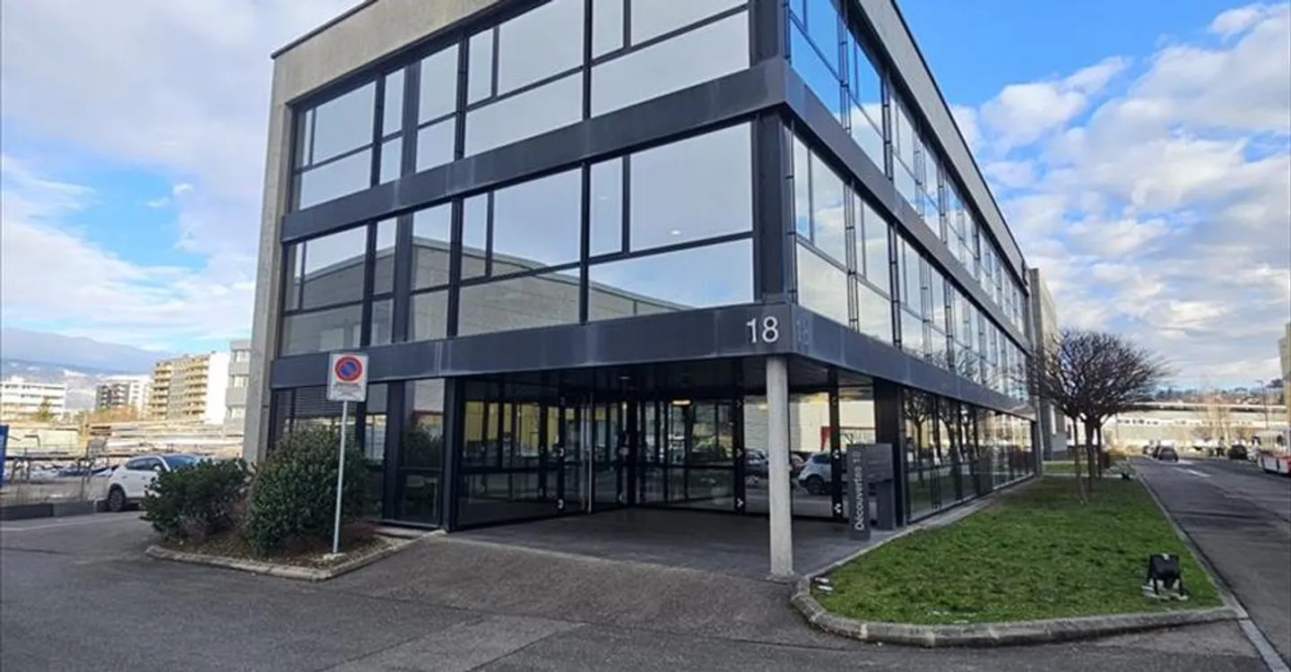 Espace de Bureau Moderne à Y-Parc - Photo 5 sur 6